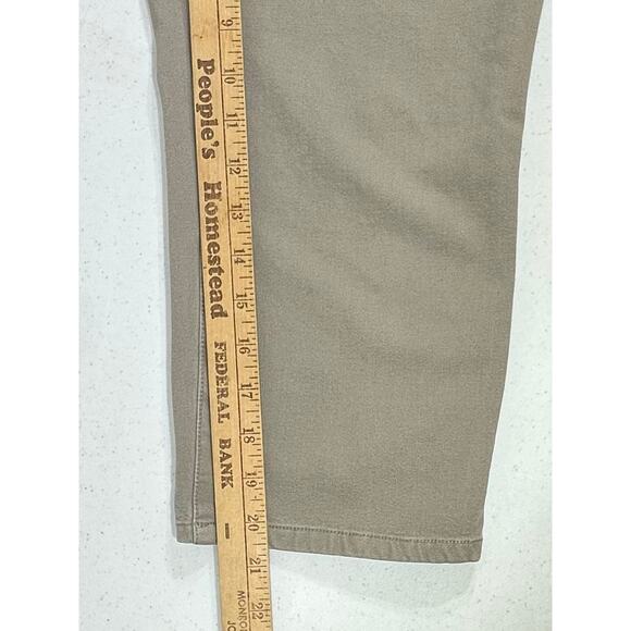 Chicos So Slimming Capri Pants Size 2.5 (34x20.5) Taupe Greige Mid Rise Stretchy - Picture 7 of 9